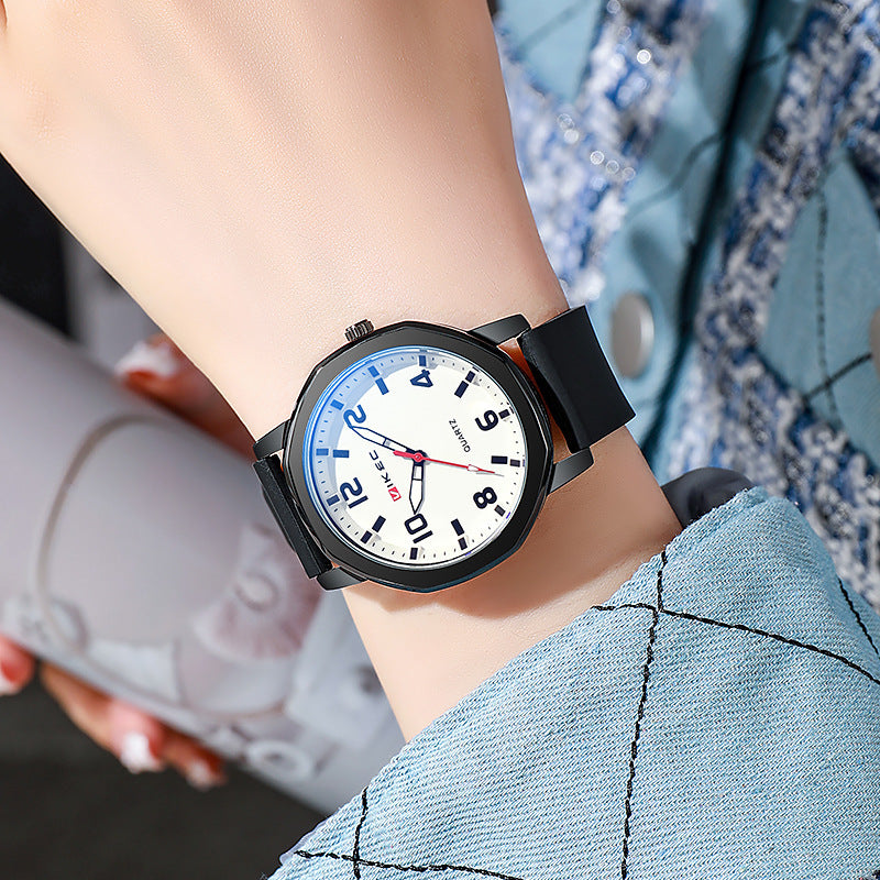 Fashion Trend For Both Male And Female Watch